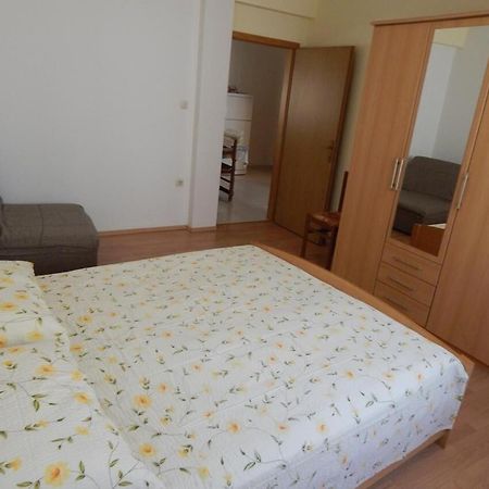 Apartments Zoki - Great Location Close To The Sea Vis Exterior photo