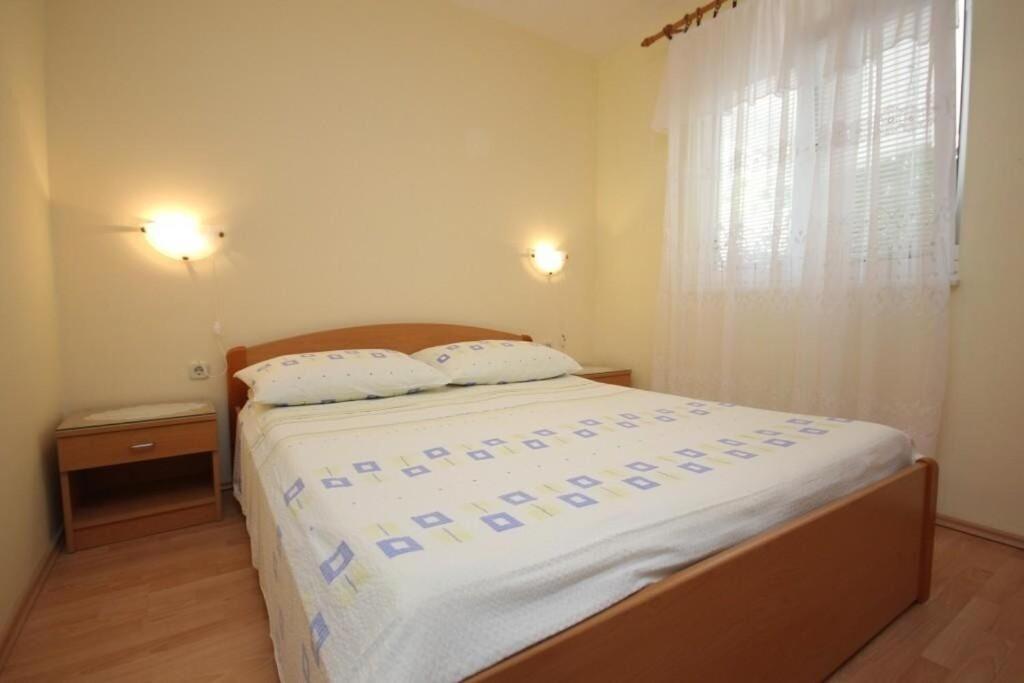 Apartments Zoki - Great Location Close To The Sea Vis Exterior photo
