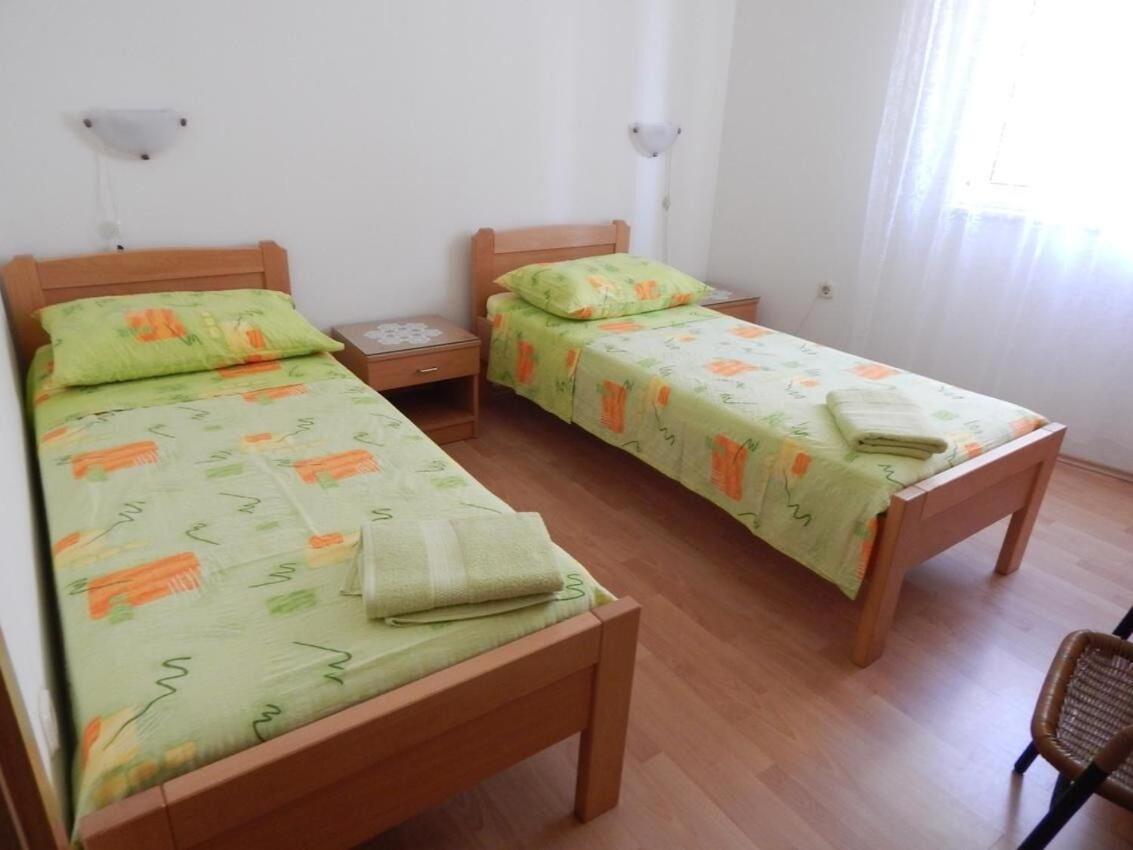Apartments Zoki - Great Location Close To The Sea Vis Exterior photo